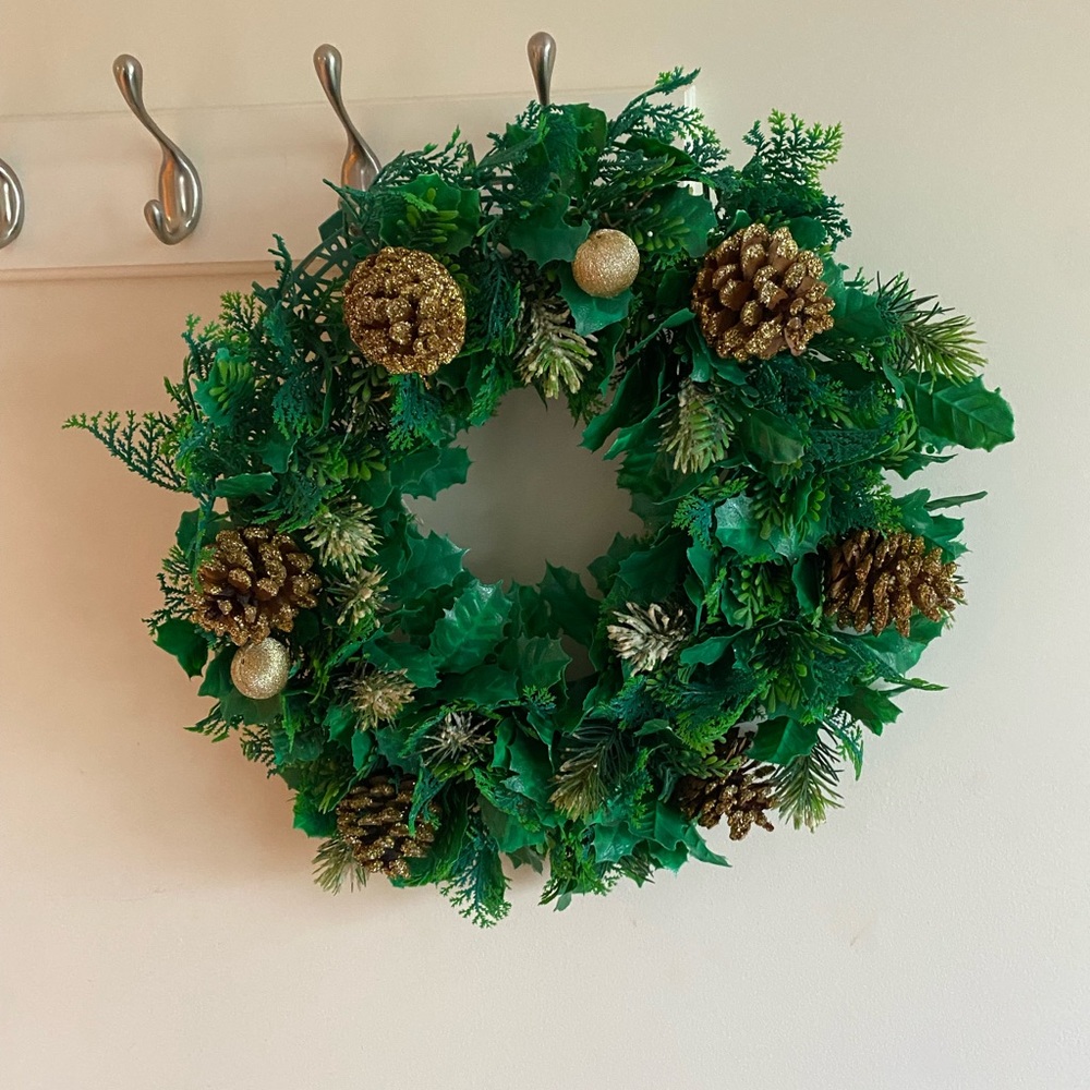 Vintage Plastic Green Pinecone Wreath With Gold Accent 16Inch
